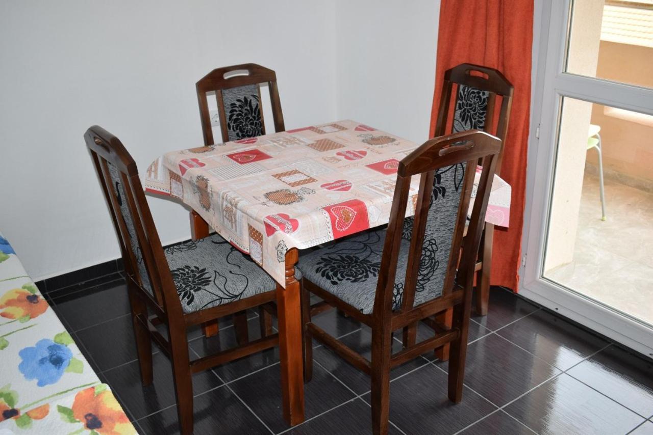 Srebrna Nit Apartment Veliko Gradište Екстериор снимка