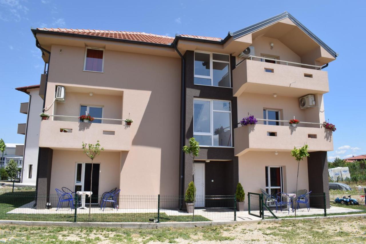 Srebrna Nit Apartment Veliko Gradište Екстериор снимка